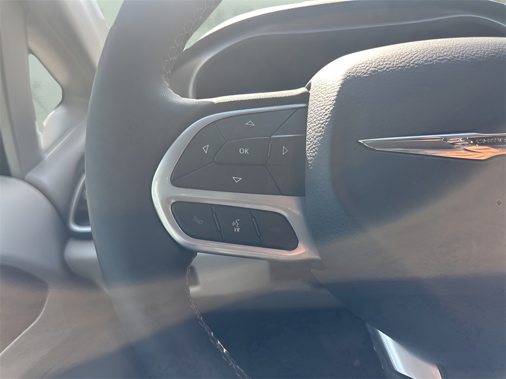 2023 Chrysler Voyager LX photo 14