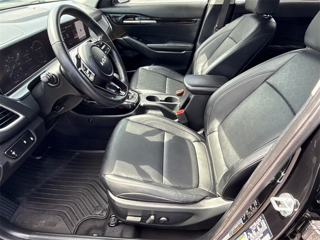 2024 Kia Seltos EX photo 9