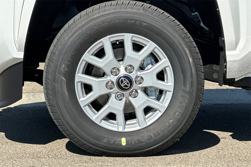 2025 Toyota Tacoma SR5 4x4 Double Cab photo 23
