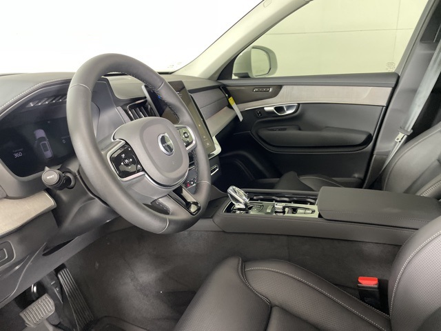 2025 Volvo XC90 T8 photo 21