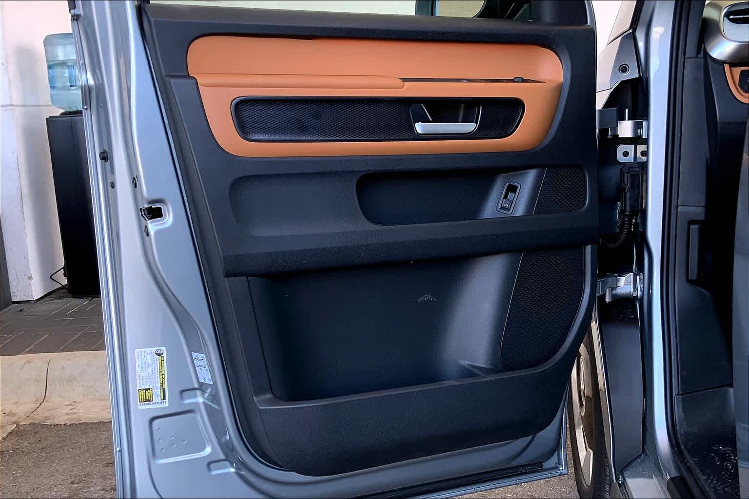 2025 Volkswagen ID. Buzz Pro Plus photo 10