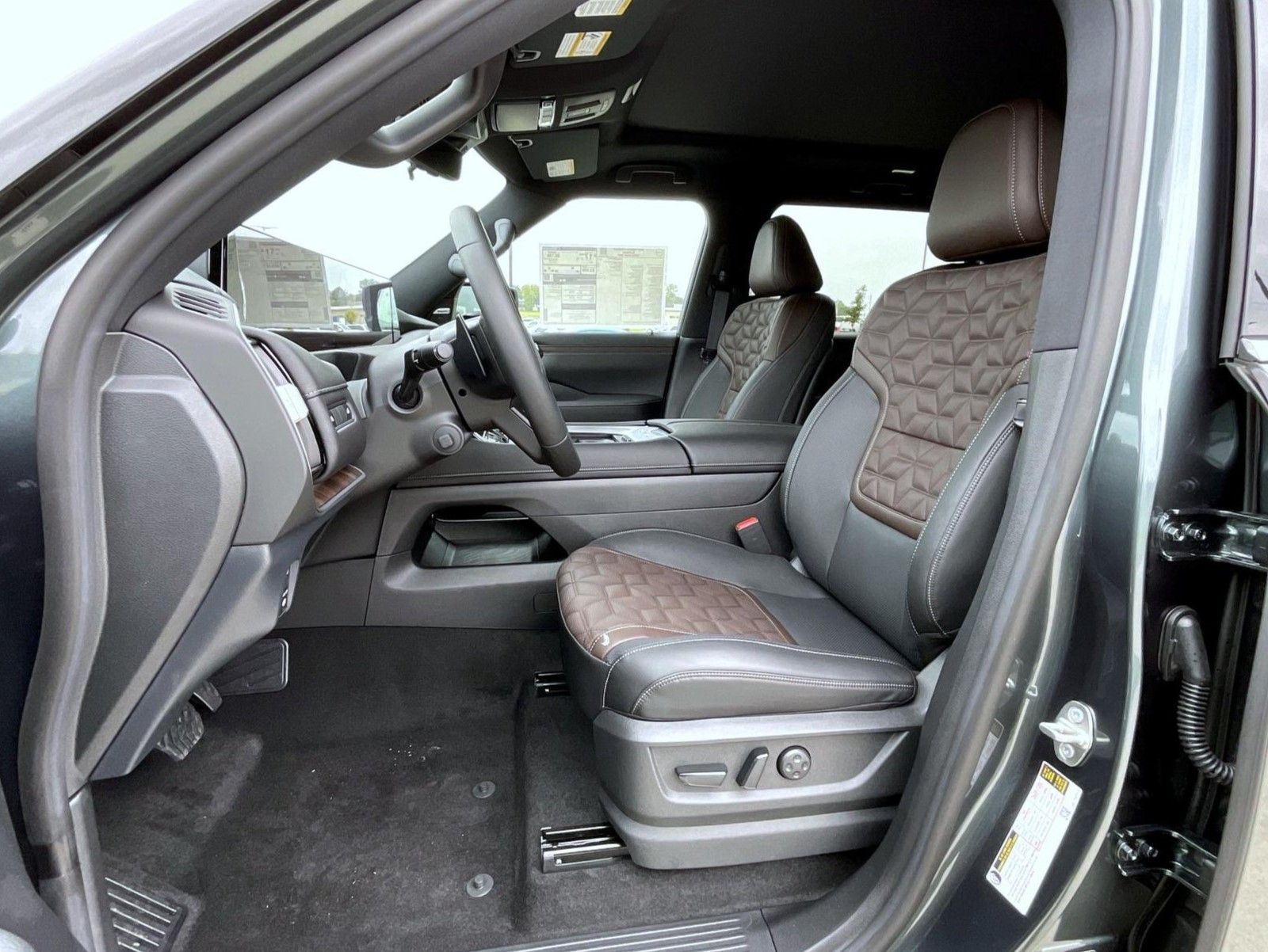 2026 Nissan Armada Platinum photo 10