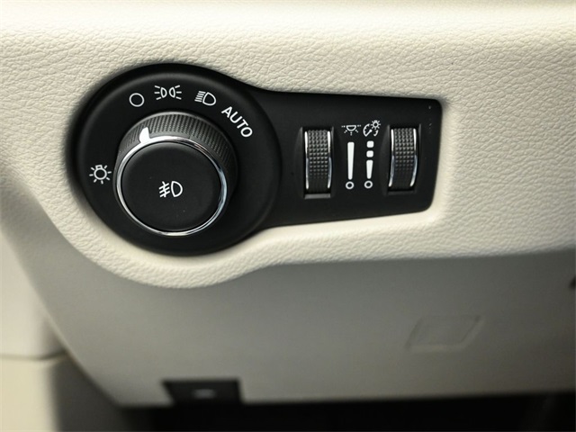 2017 CHRYSLER PACIFICA - Image 11