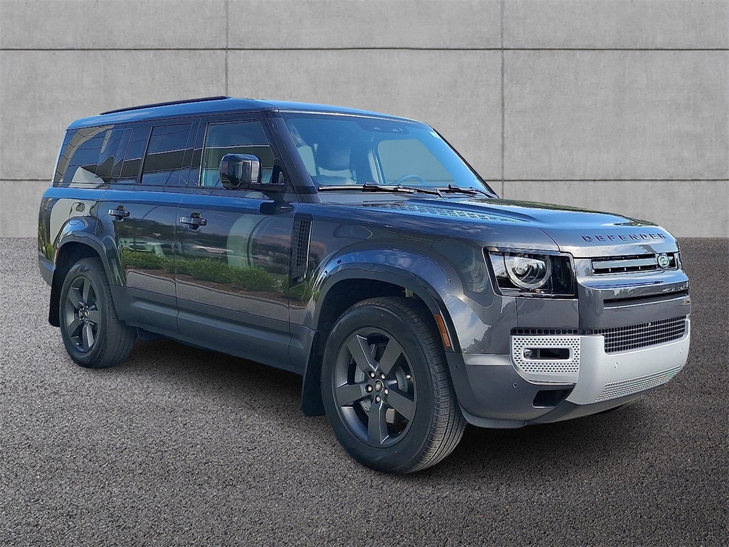 2025 Land Rover Defender 130 S photo 2