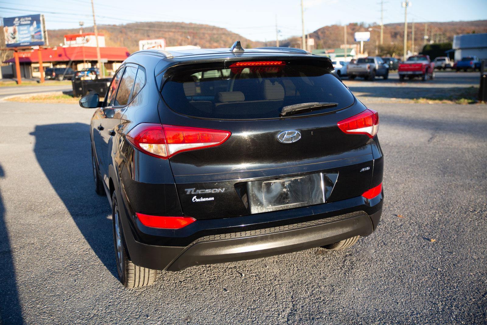 2018 Hyundai Tucson SEL photo 3