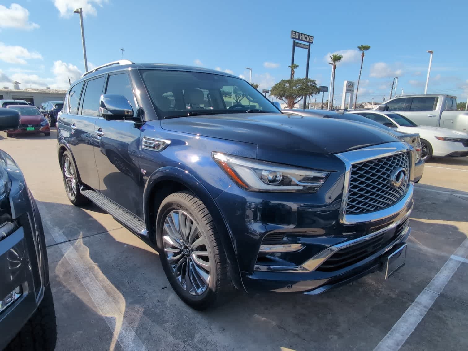 2019 INFINITI QX80 LUXE