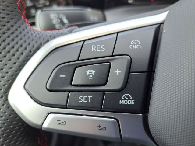 2025 Volkswagen Golf GTI SE photo 24
