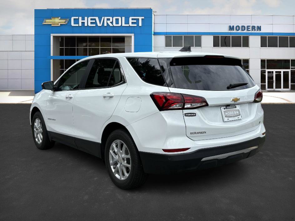 2023 Chevrolet Equinox LT photo 2
