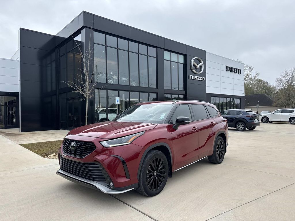 2024 Toyota Highlander XSE's photo