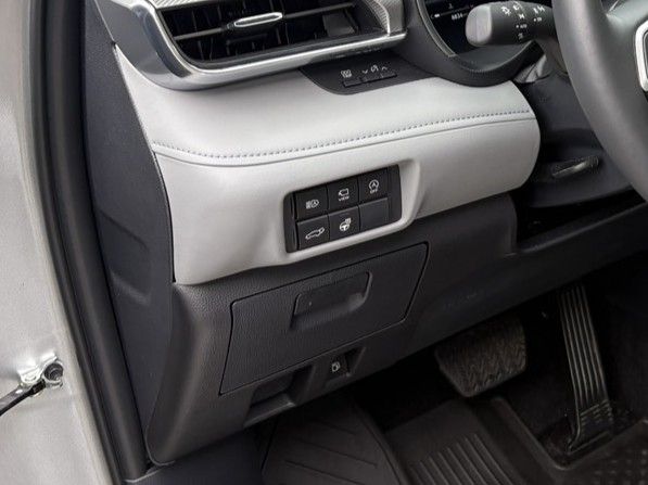 2024 Toyota Highlander Platinum photo 16