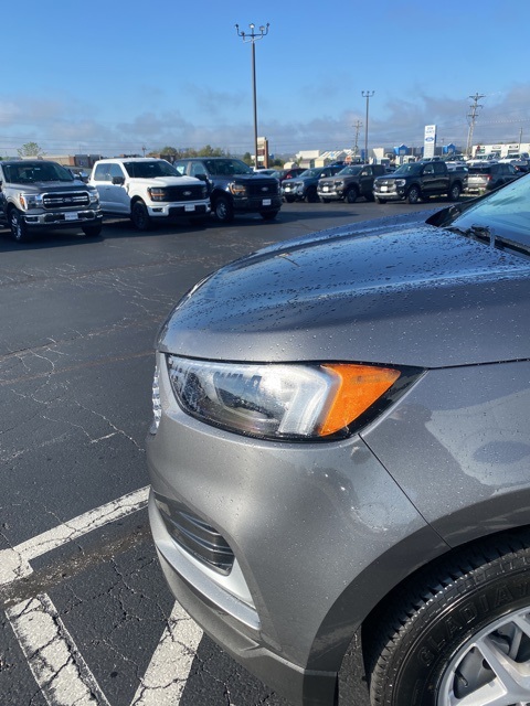 2024 Ford Edge SEL photo 4