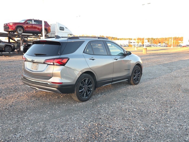 2023 Chevrolet Equinox RS photo 2