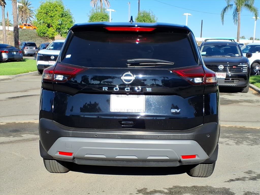 2023 Nissan Rogue SV photo 4