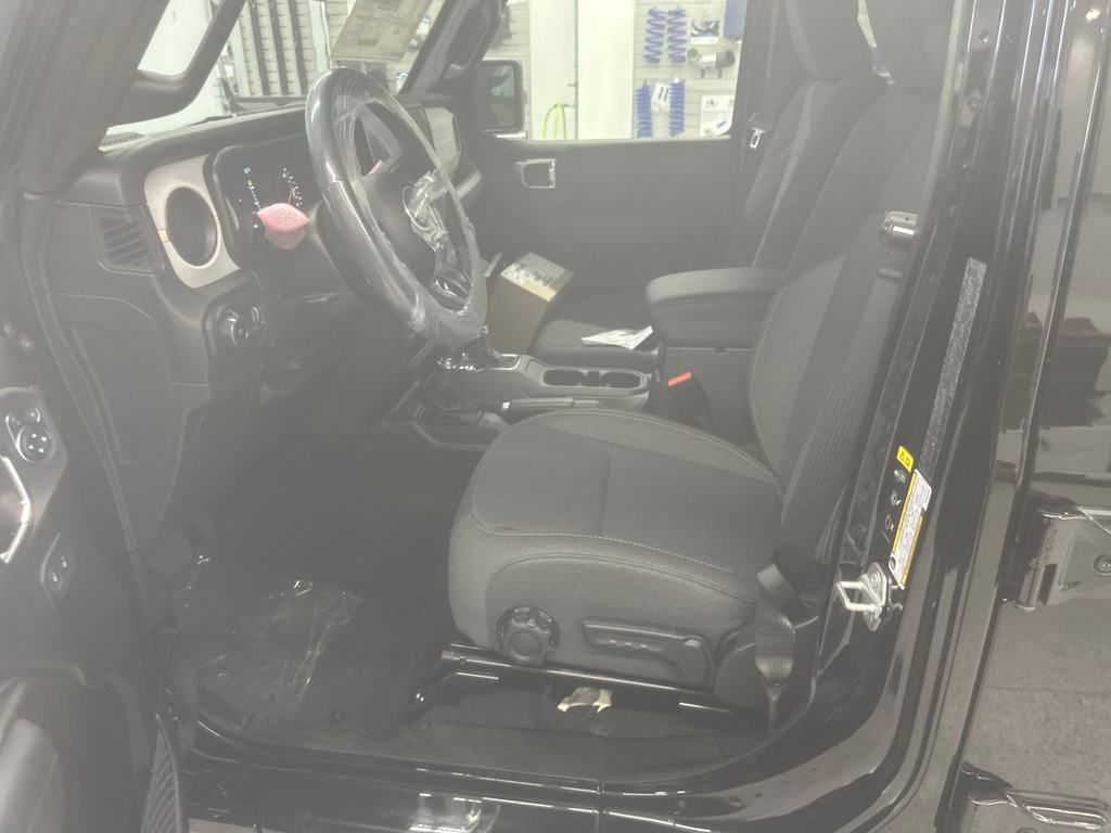 2025 Jeep Wrangler Sport S photo 3