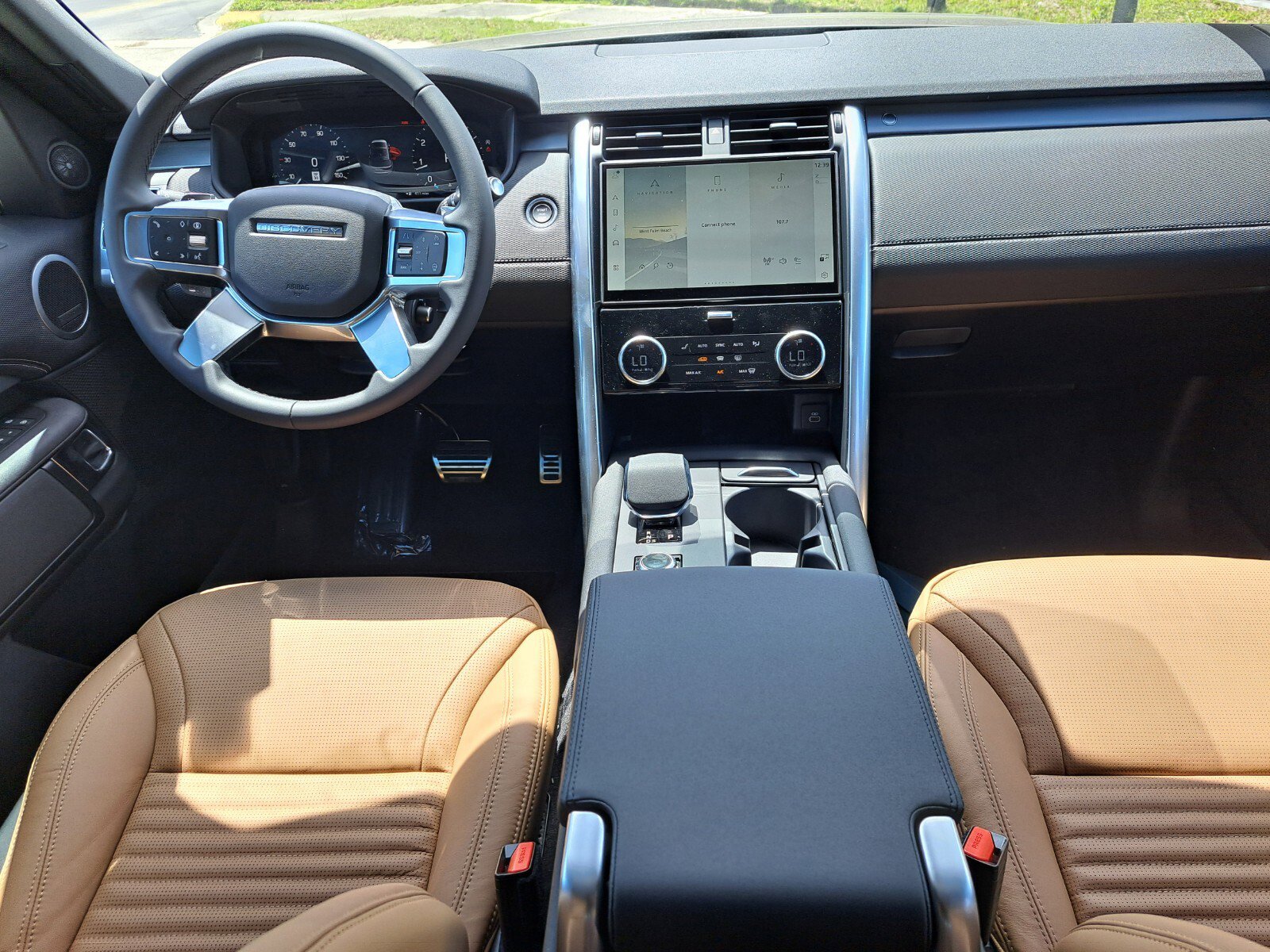 2025 Land Rover Discovery SE photo 3