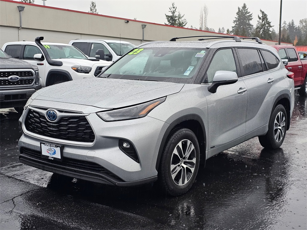 Pre-Owned 2023 Toyota Highlander Hybrid XLE 4 Door SUV in Kirkland