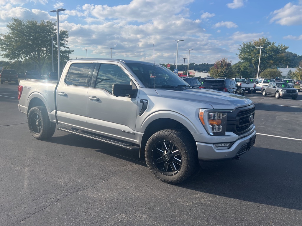 2021 Ford F-150 XLT photo 2