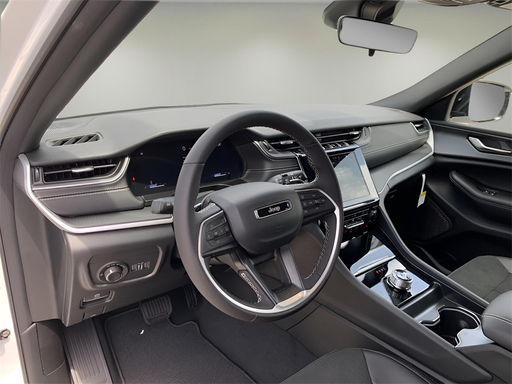2025 Jeep Grand Cherokee Altitude X photo 24