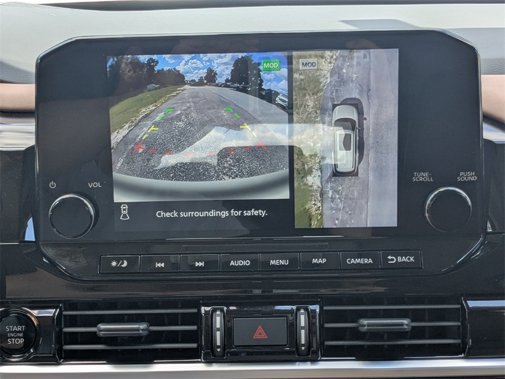 2025 Nissan Pathfinder Platinum photo 28