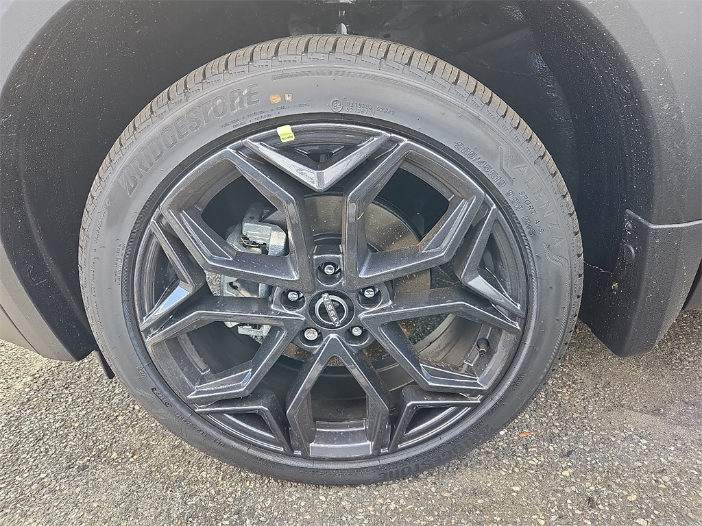 2026 Nissan Kicks SR photo 4