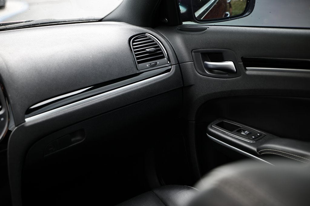 2023 Chrysler 300 S photo 26