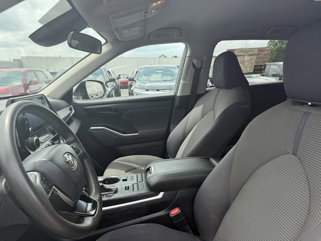 2020 Toyota Highlander L photo 9