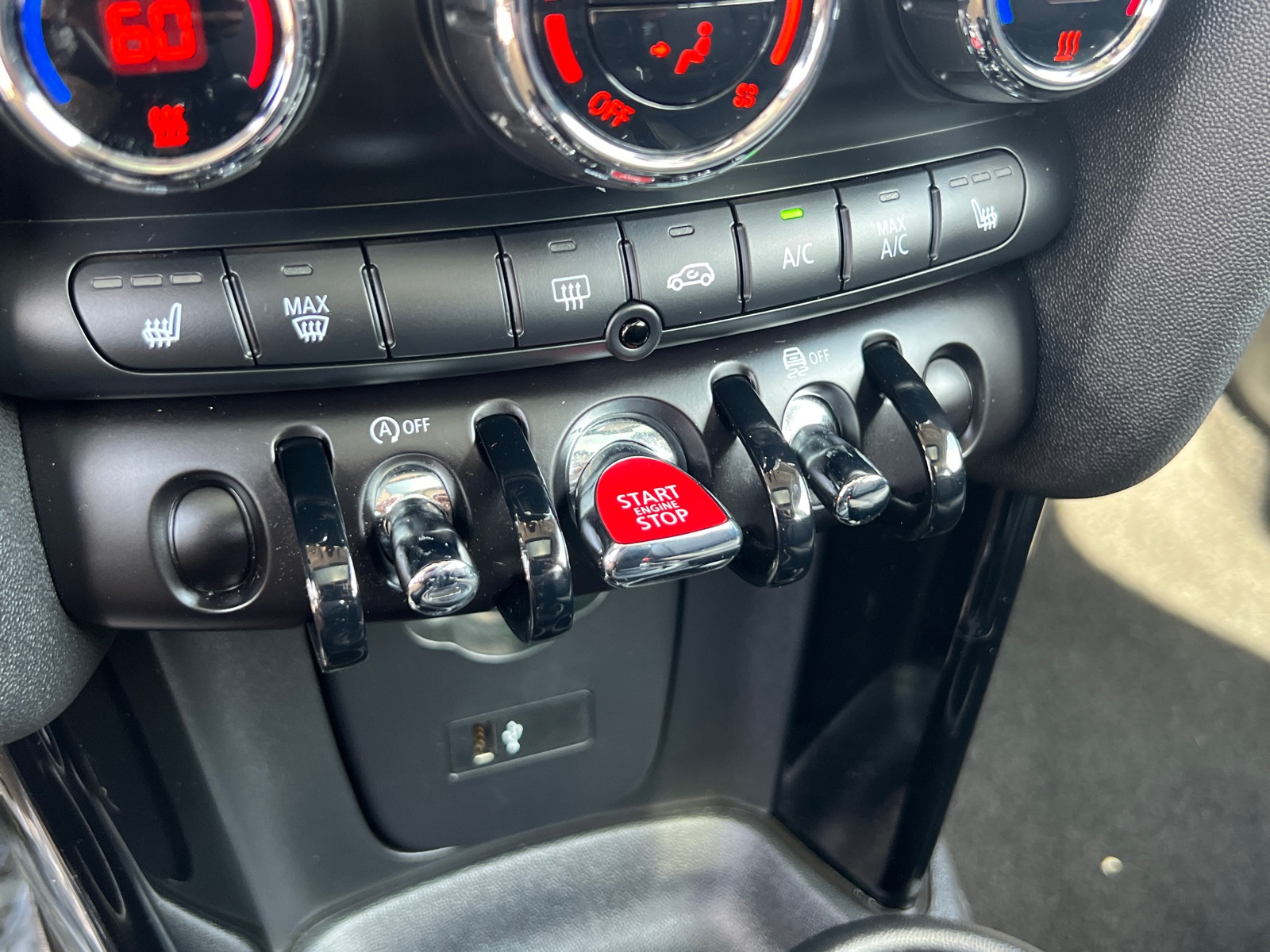 2021 Mini Cooper 2 Door Hardtop Oxford Edition photo 27