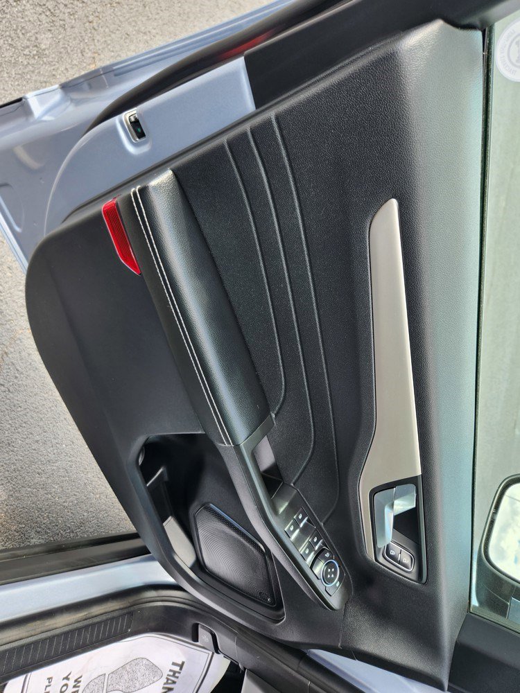 2022 Ford Escape SEL photo 34