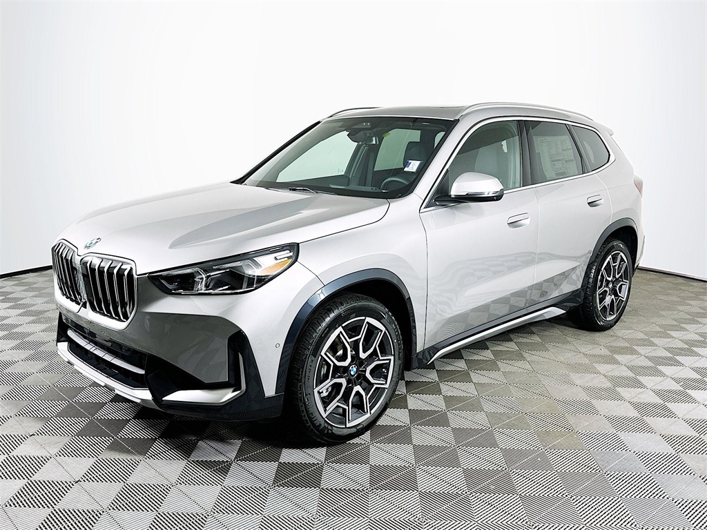 2026 BMW X1 28i's photo