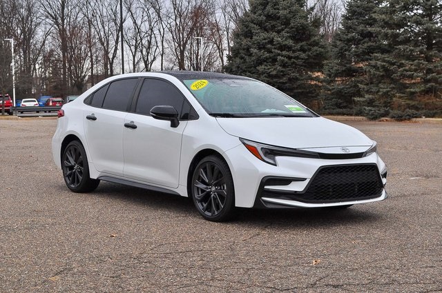 2024 Toyota Corolla XSE's photo