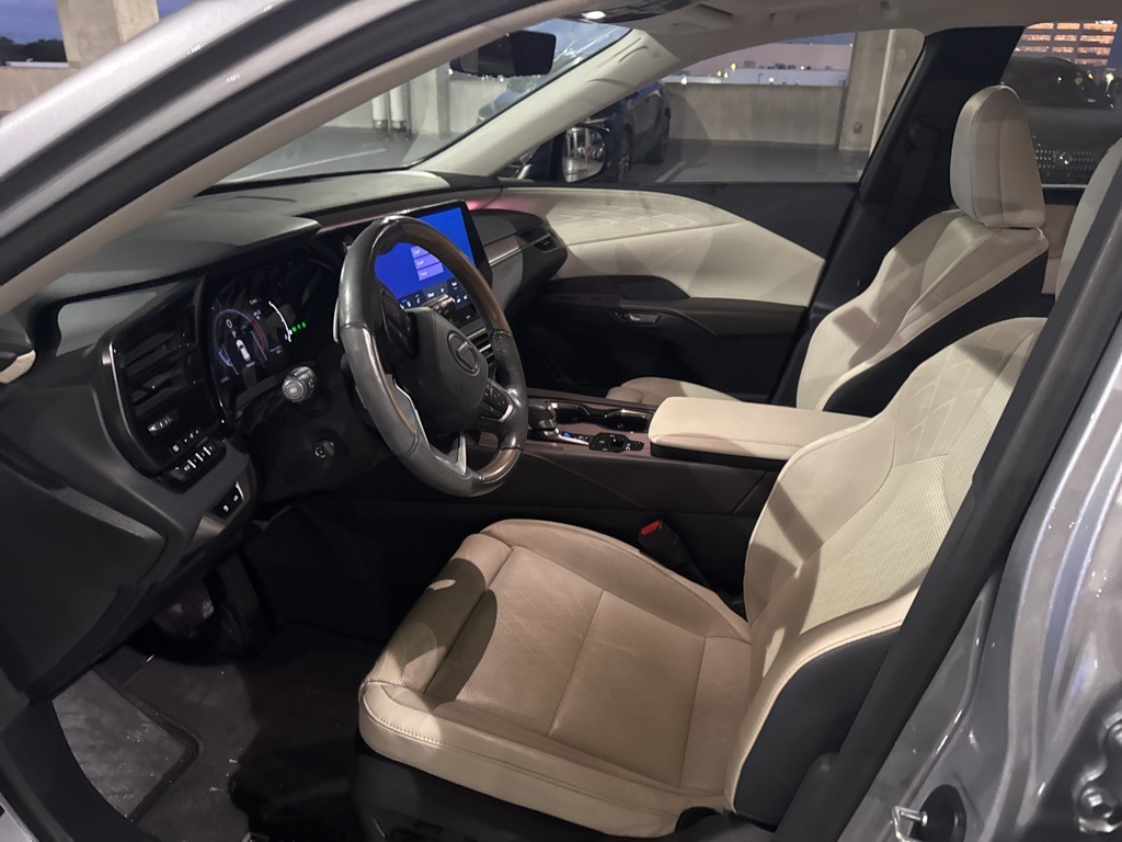 2023 Lexus RX photo 3