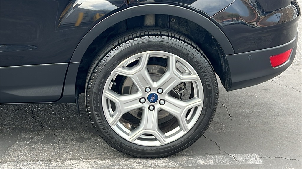 2019 Ford Escape Titanium photo 5