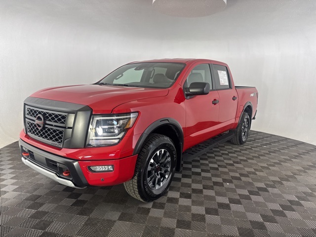 2024 Nissan Titan PRO-4X photo 3