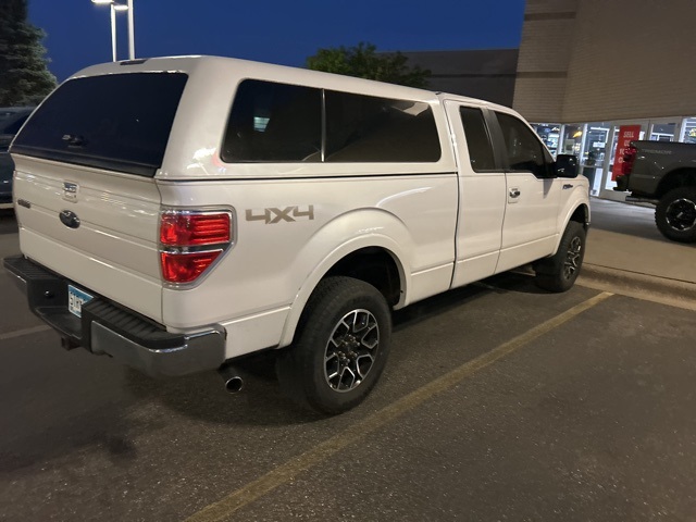 2011 Ford F-150 Lariat photo 2