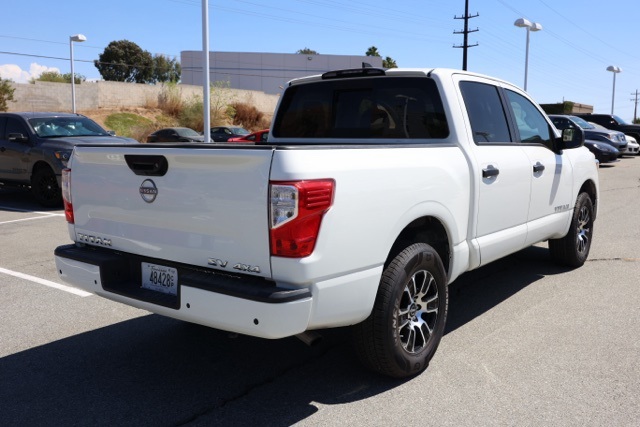 2023 Nissan Titan SV photo 2