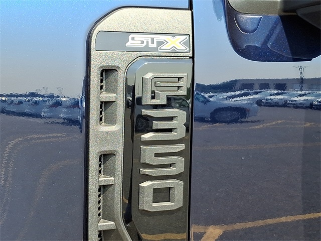 2025 Ford F-350 photo 5
