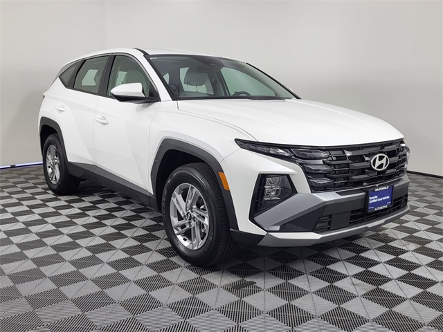 2025 Hyundai Tucson SE photo 3