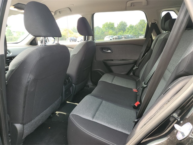2023 Nissan Rogue SV photo 11