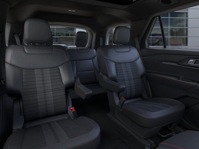 2026 Ford Explorer ST-Line photo 2