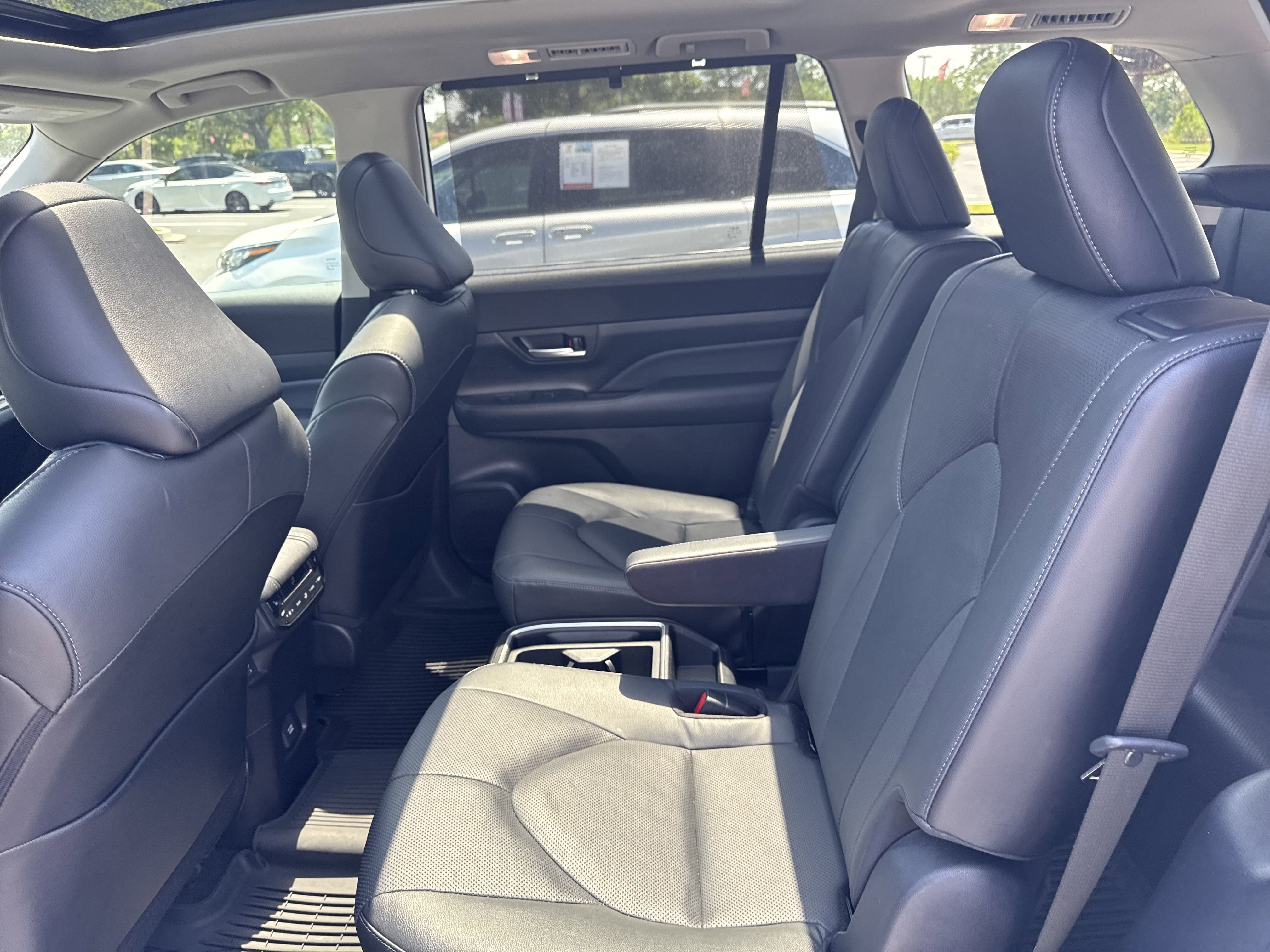 2024 Toyota Grand Highlander Limited photo 17