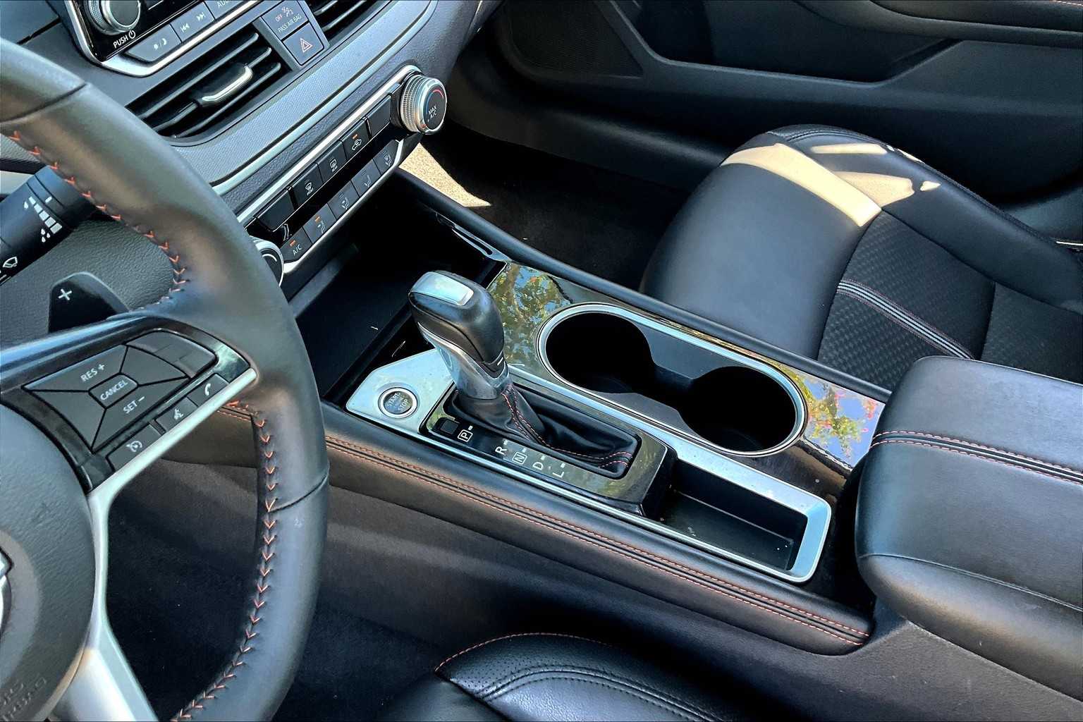 2024 Nissan Altima 2.5 SR photo 14