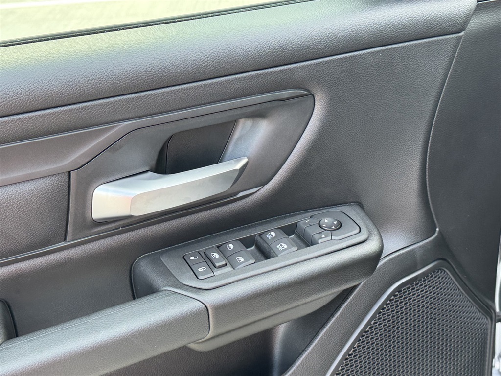2025 Ram 1500 Tradesman photo 14