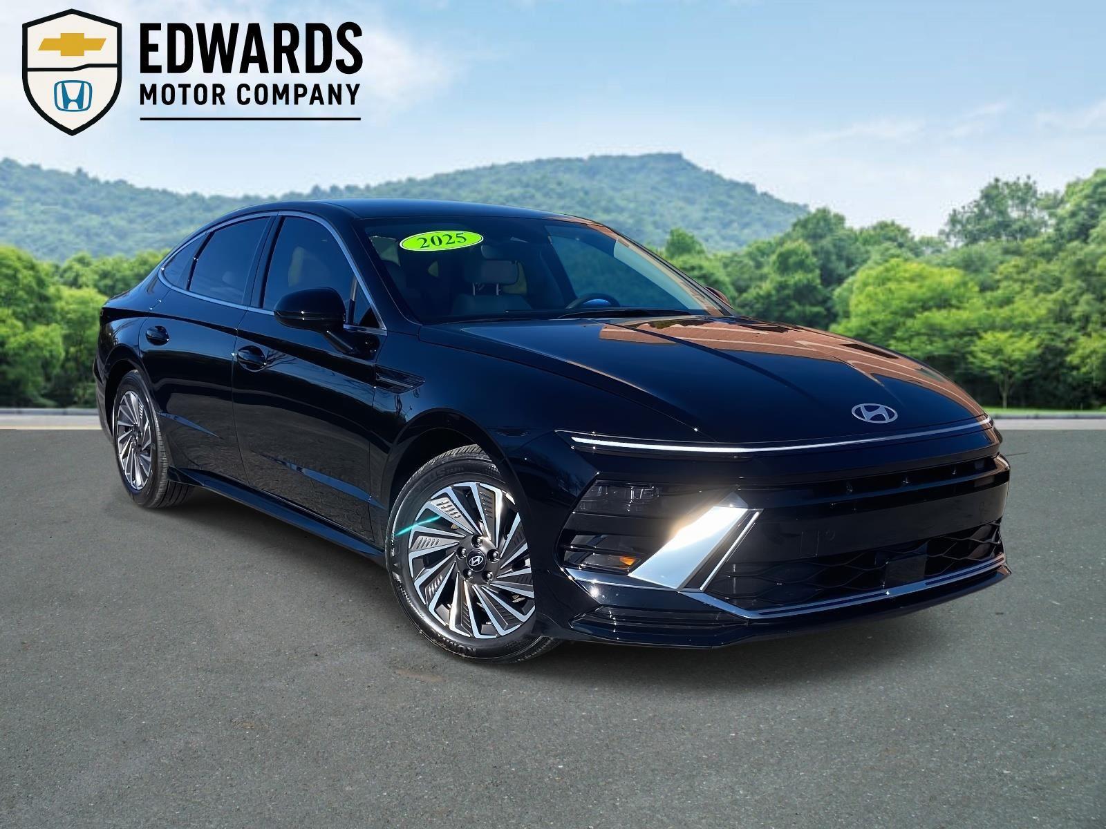 2025 Hyundai Sonata Hybrid SEL's photo