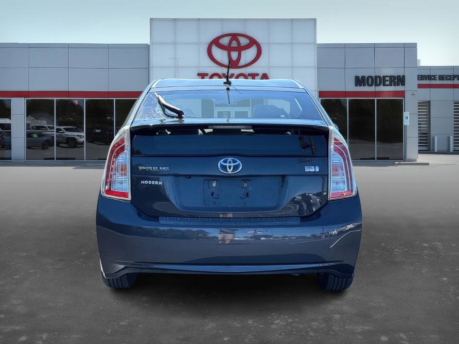 2015 Toyota Prius Three photo 4