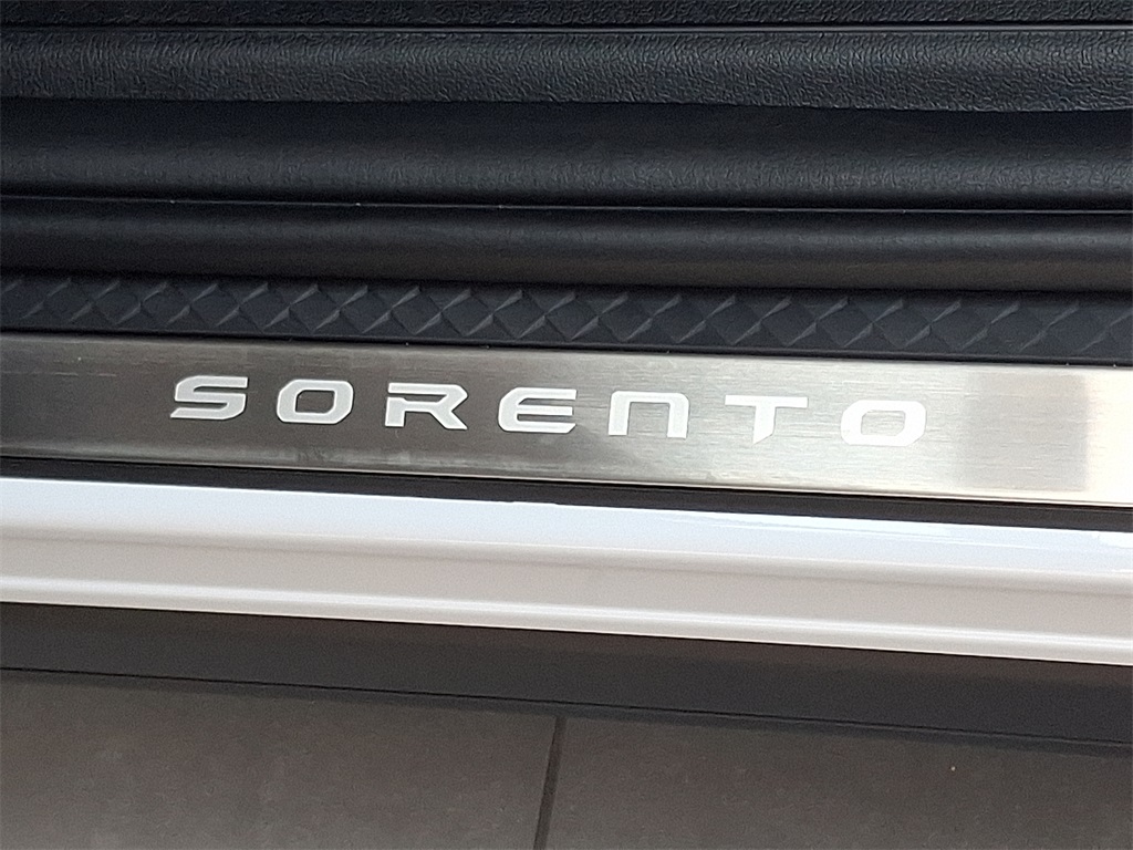 2025 Kia Sorento X-Line SX photo 16