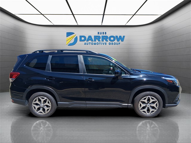 2022 Subaru Forester Premium photo 5