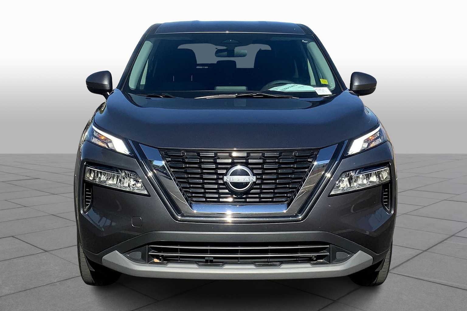 2023 Nissan Rogue SV photo 3
