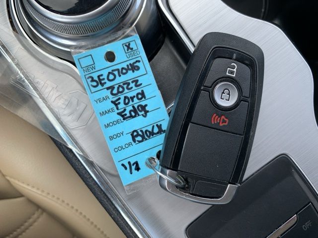 2022 Ford Edge SEL photo 10