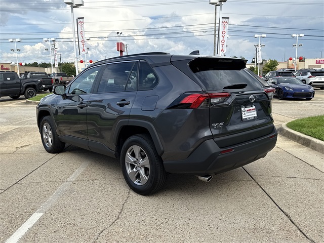 2024 Toyota RAV4 XLE photo 3