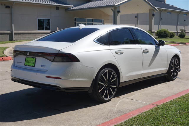 2025 Honda Accord Hybrid Touring photo 3